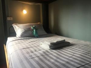 Postel nebo postele na pokoji v ubytování Talardkao Balcony Krabi