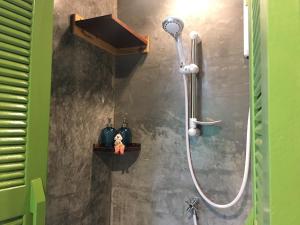 Kupaonica u objektu Talardkao Balcony Krabi