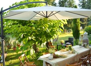 Vonkajšia záhrada v ubytovaní Bed & Tours Dimora di campagna