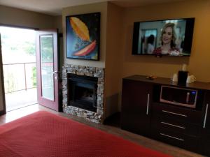 Gallery image of Riverside Tower in Pigeon Forge