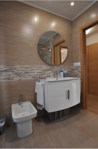 Kúpeľňa v ubytovaní Apartamentos Playa Compostela