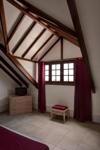 Posezení v ubytování Hostellerie des châteaux