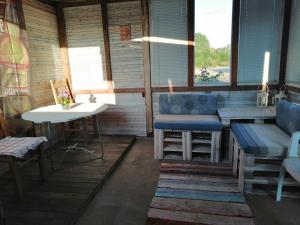 Posezení v ubytování Sangis Motel Haparandavägen 11