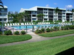 Bassein majutusasutuses Loggerhead Cay #323 või selle lähedal