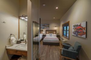 Gallery image of Golden Stone Inn in West Yellowstone
