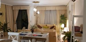 Część wypoczynkowa w obiekcie Apartment Campoamor Descansa