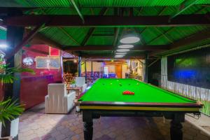 Biliár nebo kulečník v ubytování Five Rose Siem Reap Hostel