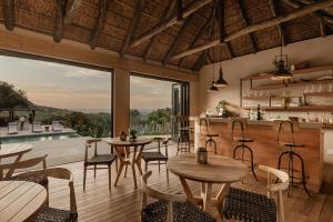 Bazén v ubytování Bukela Game Lodge - Amakhala Game Reserve nebo v jeho okolí