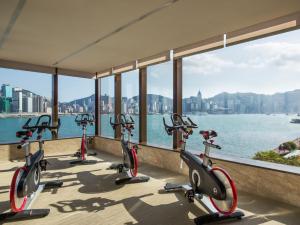 Fitness centrum a/nebo fitness zařízení v ubytování Kerry Hotel Hong Kong by Shangri-la