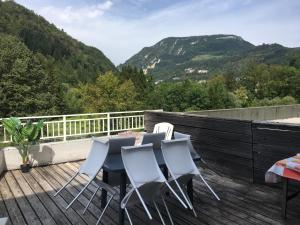 En balkong eller terrasse på Joly Saint Sauveur