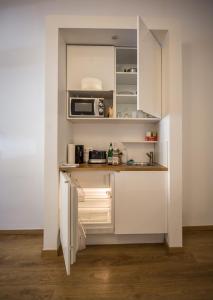 Кухня или мини-кухня в Nena Apartments - Bergmannkiez ehm Traumbergflats
