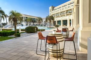Bazén v ubytovaní Las Arenas Balneario Resort alebo v jeho blízkosti