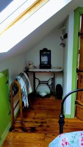 TV a/nebo společenská místnost v ubytování Turrock Cottage
