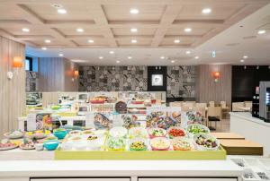 Makanan di atau berdekatan hotel