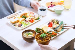 Makanan di atau berdekatan hotel