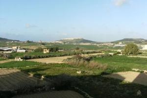 Afbeelding uit fotogalerij van Village Apartments in Kerċem +30 foto's