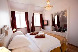 Кровать или кровати в номере Brommavik Hotel