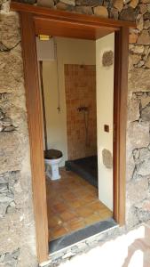 Vonios kambarys apgyvendinimo įstaigoje Vivienda Vacacional Casa Taganana