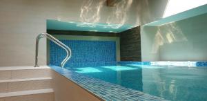 Bazén v ubytování Baobab Suites nebo v jeho okolí