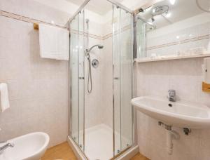 Koupelna v ubytování Hotel La Pace
