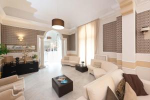 Posezení v ubytování Hotel La Pace