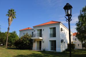 Budova, kde se aparthotel nachází