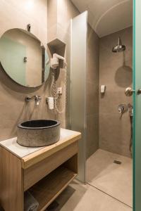 A bathroom at Livikon by the Sea