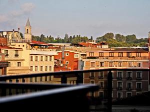 Nespecifikovaný výhled na destinaci Istanbul nebo výhled na město při pohledu z hotelu