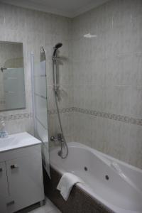 Phòng tắm tại Doca do Cavacas Apartment