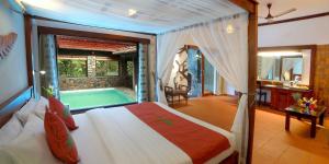 Πισίνα στο ή κοντά στο Vythiri Resort