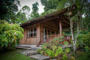 Gallery image of Gardenia Country Inn in Tomohon