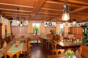 Restaurace v ubytování Hotel Gasthof Stocker + 30 fotografií