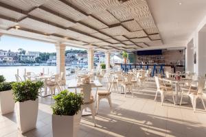 Restoran ili drugo mesto za obedovanje u objektu Melina Bay Boutique Hotel