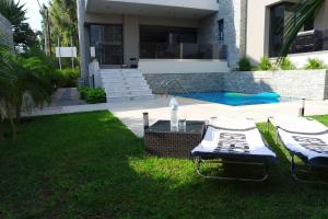 Bassein majutusasutuses Ixia Breeze 1 või selle lähedal