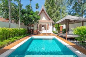 Bazén v ubytování SALA Samui Choengmon Beach Resort nebo v jeho okolí
