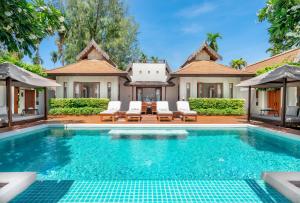 Bazén v ubytování SALA Samui Choengmon Beach Resort nebo v jeho okolí