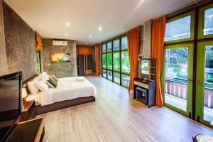 Gallery image of Tonmai Suites in Ko Lanta