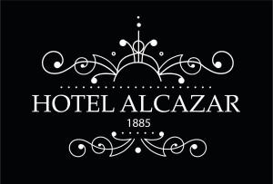 un logo blanco y negro de hotel albanara en un fondo negro en Hotel Alcazar en Buenos Aires