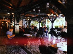 Restoran ili drugo mesto za obedovanje u objektu Sobe kod brata