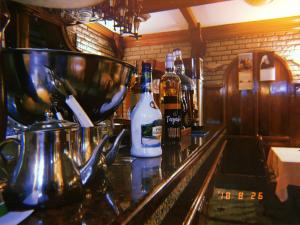Salon ili bar u objektu Sobe kod brata
