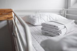 Letto o letti in una camera di Norrland YMCA Hostel Umeå