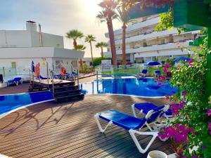 Bazén v ubytování Villa Mar First line Playa Las Americas nebo v jeho okolí