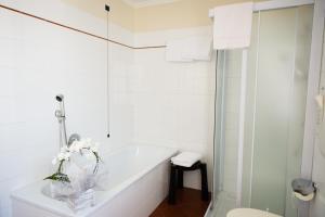 Koupelna v ubytování Locanda Solagna