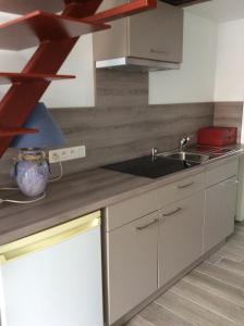 Dapur atau dapur kecil di Gîte Citadin Athois