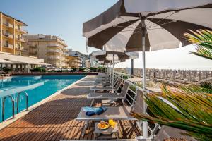 Bazén v ubytování Hotel Astor nebo v jeho okolí