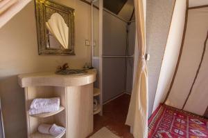 Koupelna v ubytování Ammar Luxury Camp