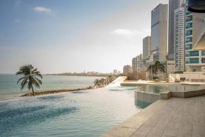 Bazén v ubytování Hotel Cartagena Dubai nebo v jeho okolí