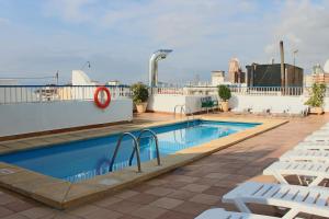 Basen w obiekcie Hotel Mareny Benidorm lub w pobliżu