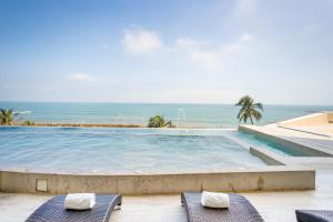 Bazén v ubytování Hotel Cartagena Dubai nebo v jeho okolí