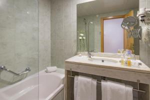 Ванная комната в Luna Esperanca Centro Hotel
